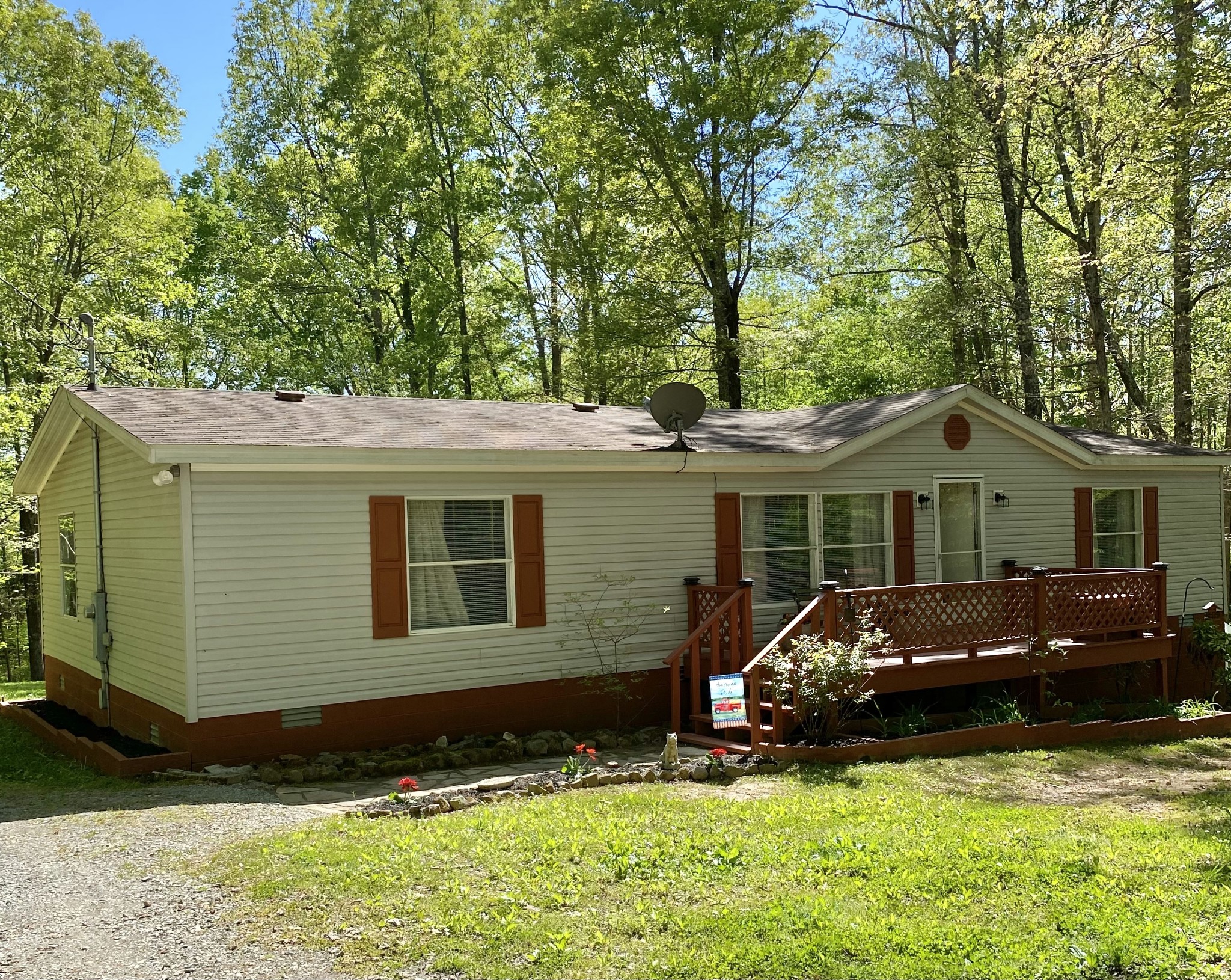 11277 Missionary Ridge Road Bon Aqua, TN 37025 - Photo 40 of 42 a front view of a house with a yard