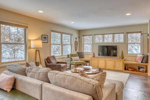 $929,000 | 8056 North North Road, Springbrook, WI 54875