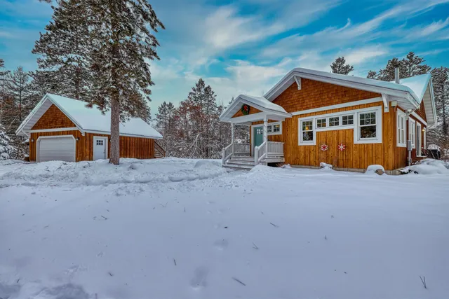 $929,000 | 8056 North North Road, Springbrook, WI 54875