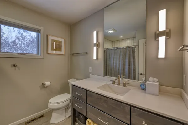 $929,000 | 8056 North North Road, Springbrook, WI 54875