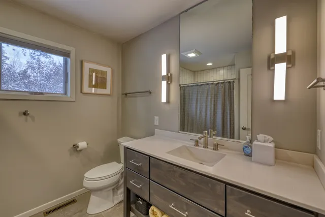 $929,000 | 8056 North North Road, Springbrook, WI 54875