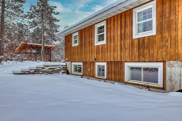 $929,000 | 8056 North North Road, Springbrook, WI 54875