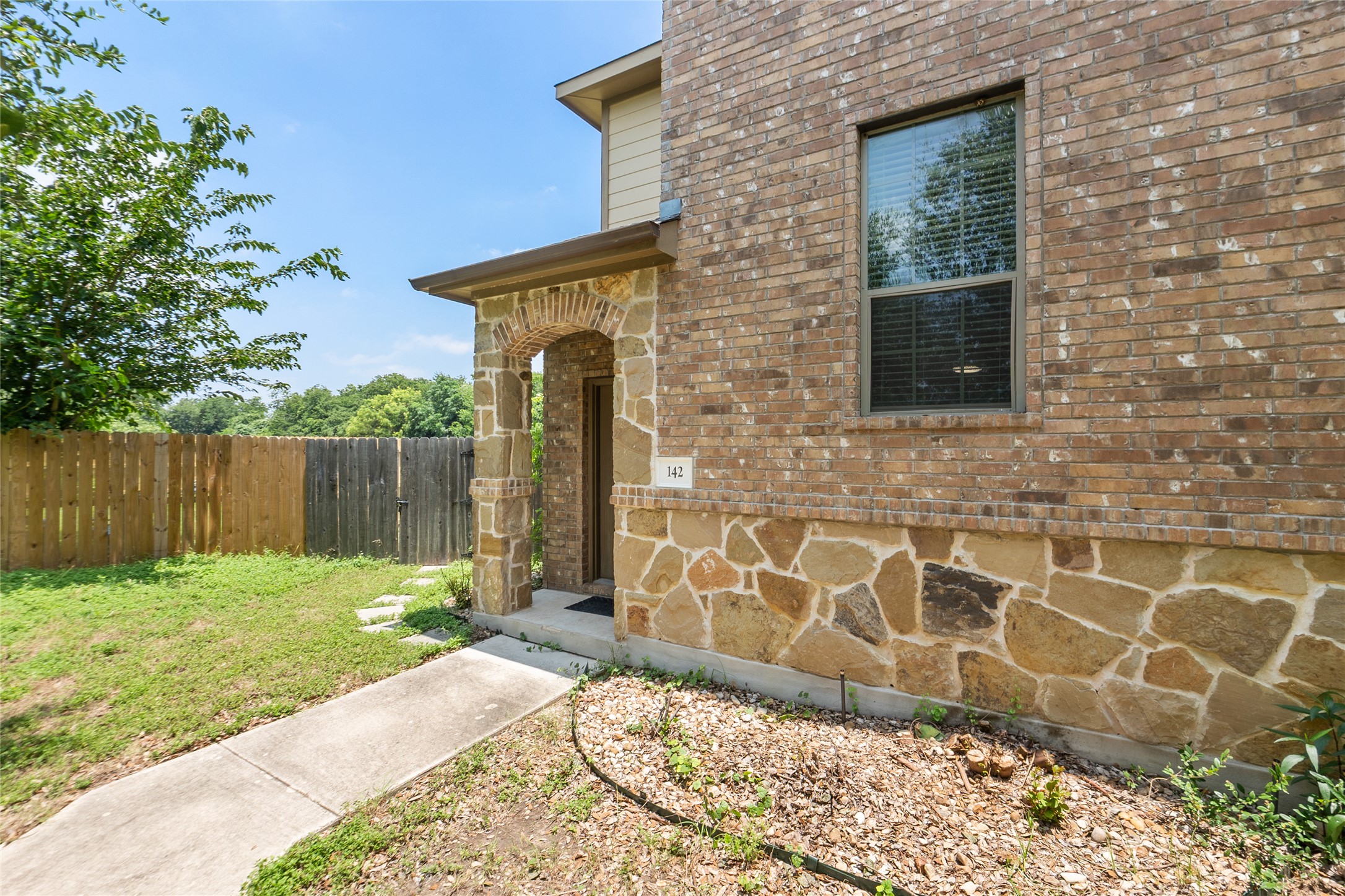 142 Sierra Rose Loop Georgetown, TX 78626 - Photo 4 of 40