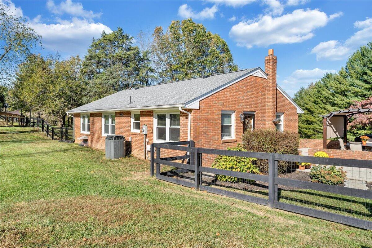 4081 Country Club Road Troutville, VA 24175 - Photo 34 of 63 34-MIB04588