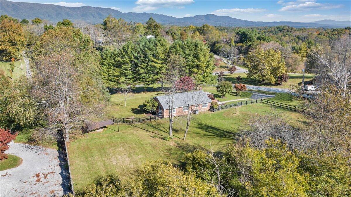 4081 Country Club Road Troutville, VA 24175 - Photo 48 of 63 48-DJI_20241018104449_0008_D_MIB