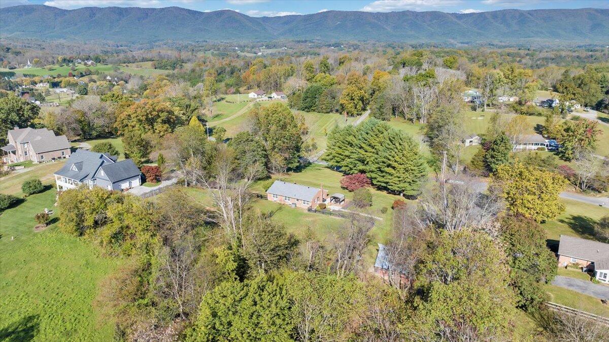 4081 Country Club Road Troutville, VA 24175 - Photo 51 of 63 51-DJI_20241018104601_0011_D_MIB