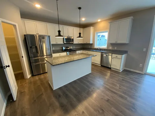 $551,000 | 11775 33rd Street North, Lake Elmo, MN 55042