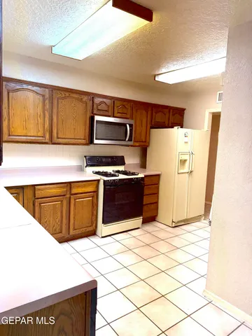 $298,500 | 513 Castile Avenue, El Paso, TX 79912