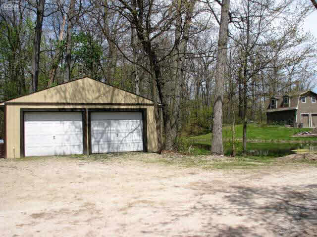 4705 Brookside Road Fenton, MI 48430 - Photo 11 of 38 21145687-10.JPG