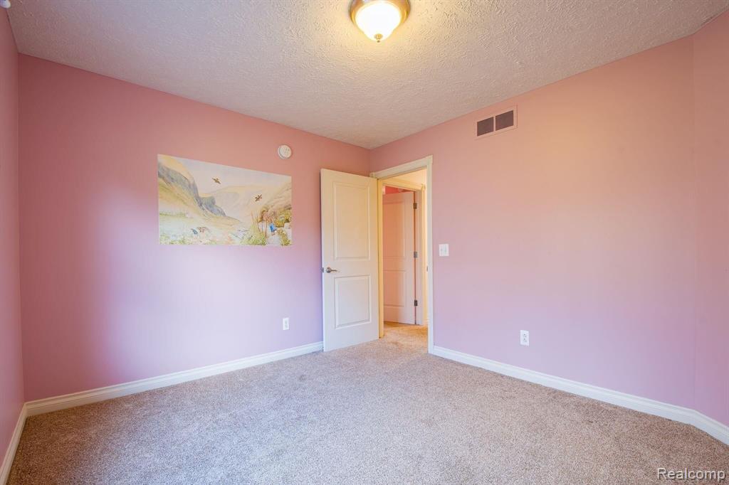3116 Ridley Way Howell, MI 48843 - Photo 25 of 48