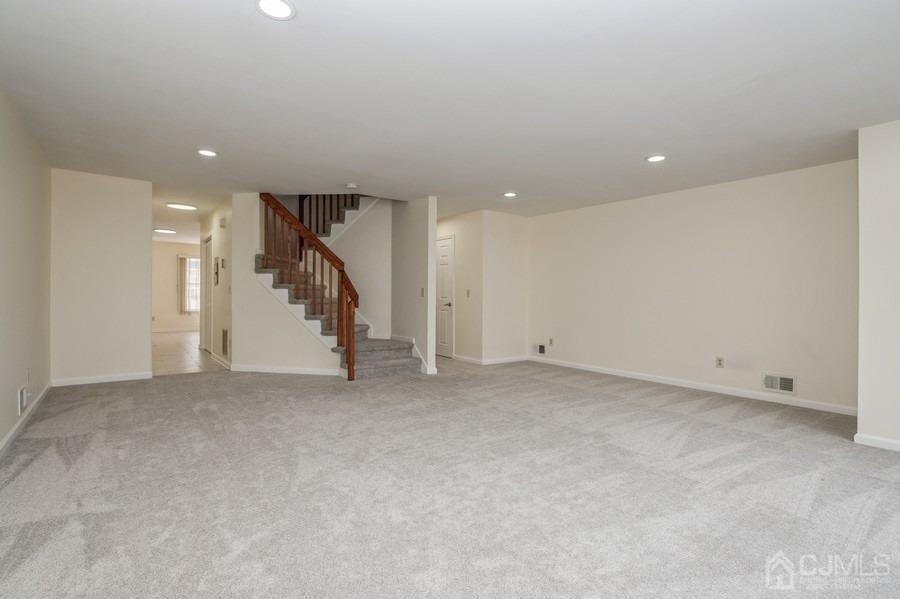 515 Plymouth Road North Brunswick, NJ 08902 - Photo 4 of 27 Gallery Image 4