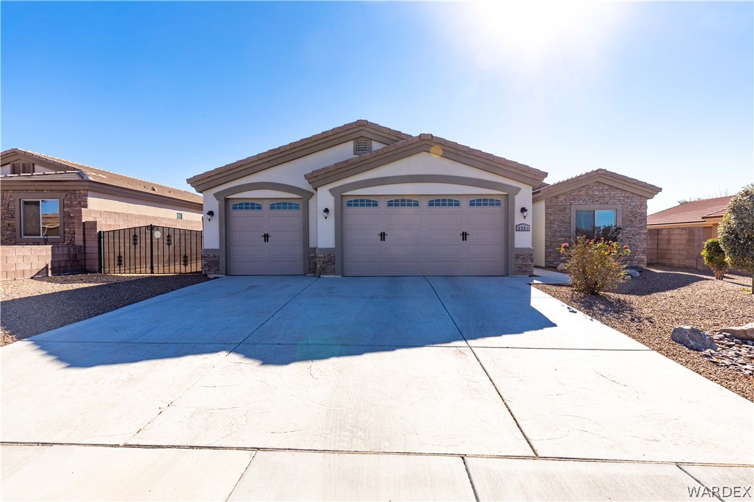 3334 Silver Hill Road Kingman, AZ 86401 - Photo 1 of 50 Gallery Image 1