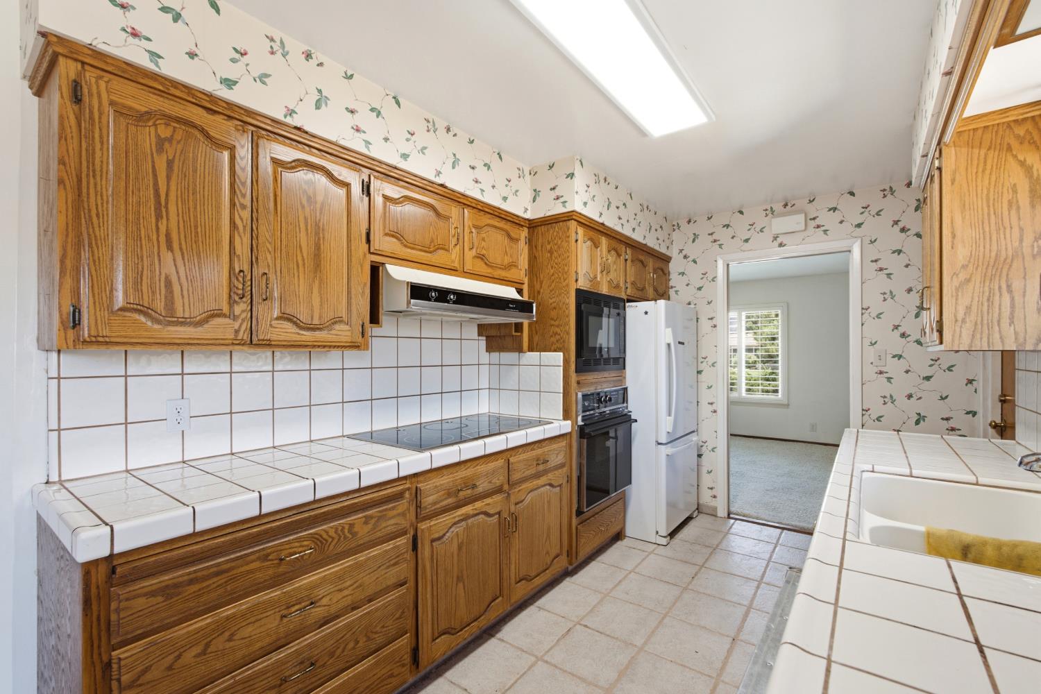 4328 East Rialto Avenue Fresno, CA 93726 - Photo 13 of 43