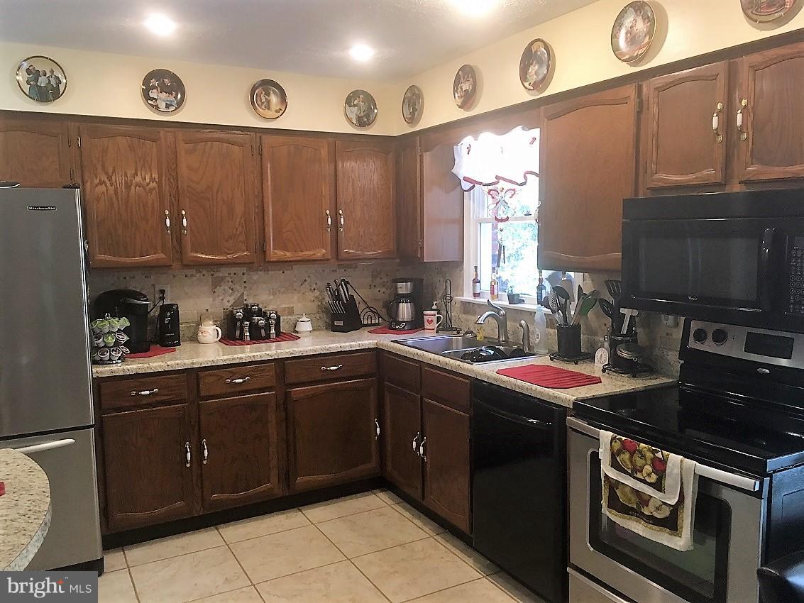 12311 Forrest Hill Road Clear Spring, MD 21722 - Photo 3 of 14 Kitchen