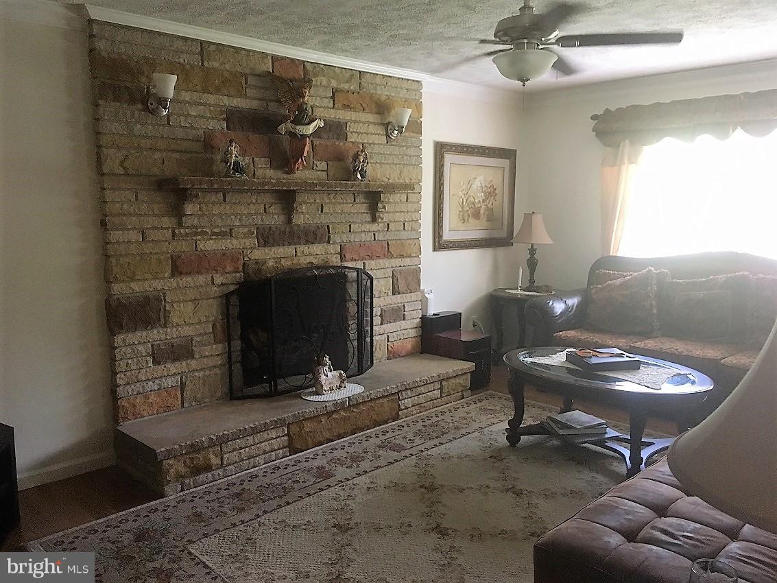 12311 Forrest Hill Road Clear Spring, MD 21722 - Photo 5 of 14 Living Room