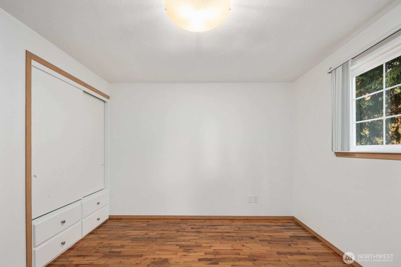 803 Southwest Dash Point Road Federal Way, WA 98023 - Photo 22 of 35 a view of room