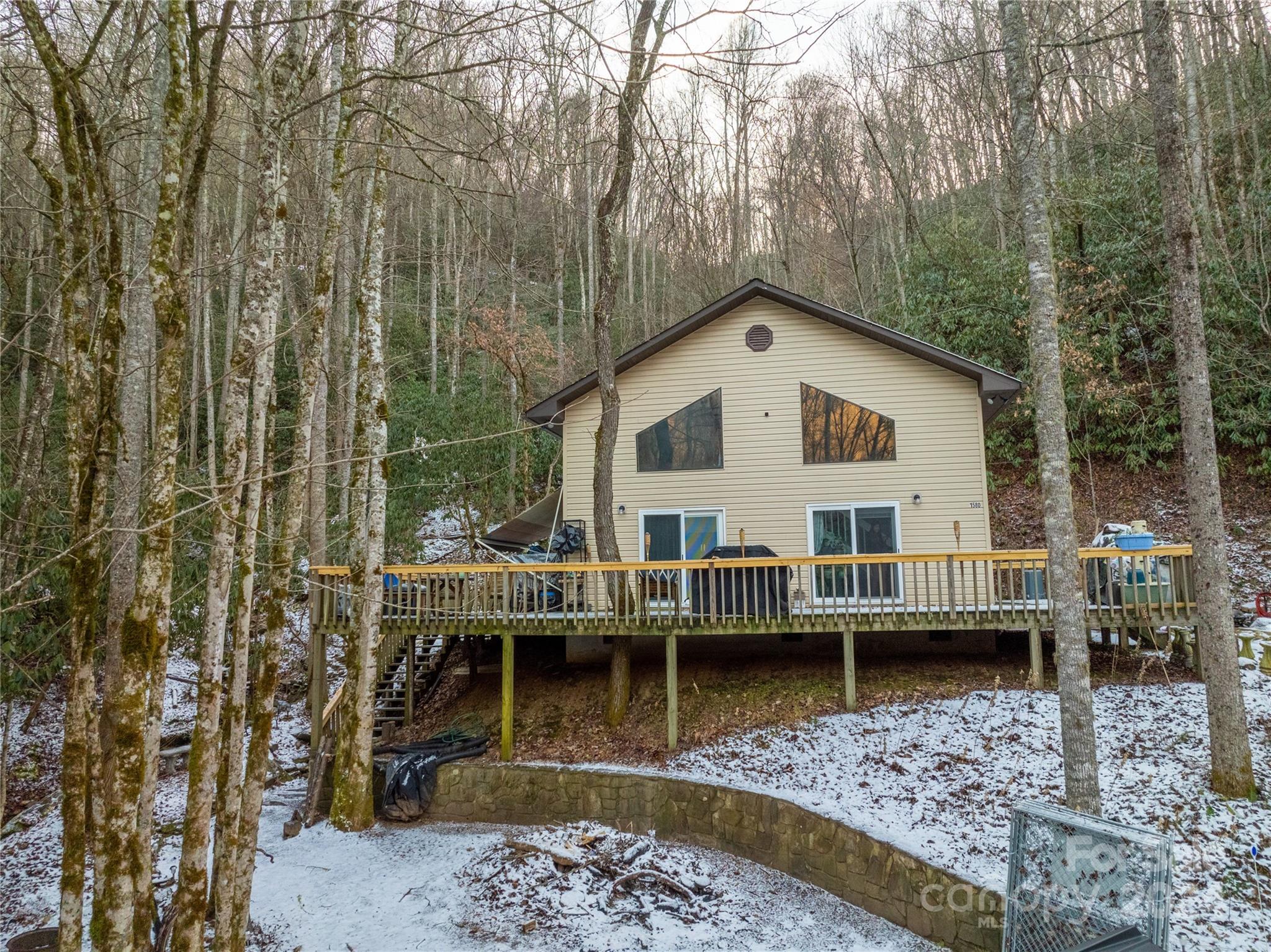 1580 Firefly Road Whittier, NC 28789 - Photo 2 of 37 Gallery Image 2