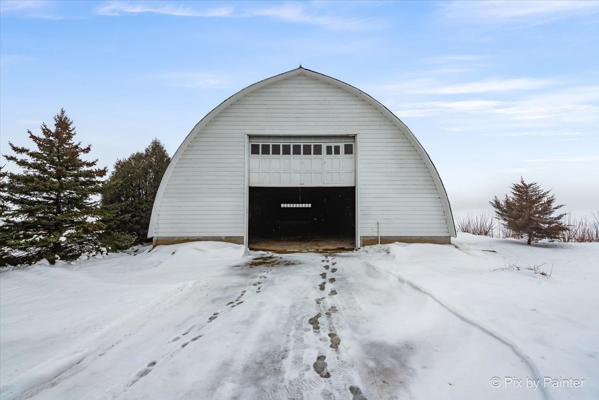 11004 Vanderkarr Road Hebron, IL 60034 - Photo 27 of 35 a view of an entrance of the house