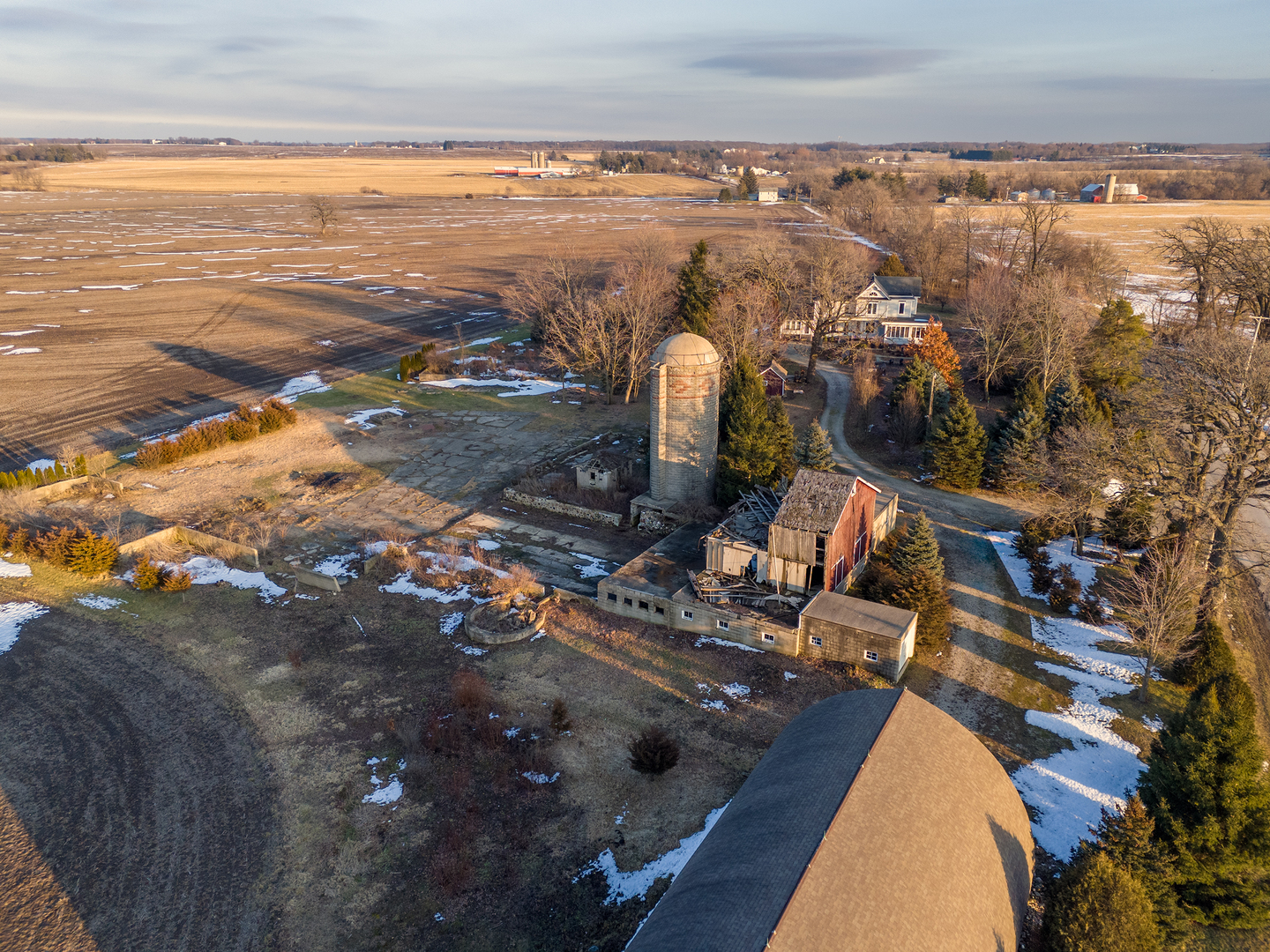 11004 Vanderkarr Road Hebron, IL 60034 - Photo 33 of 35 a view of city and ocean