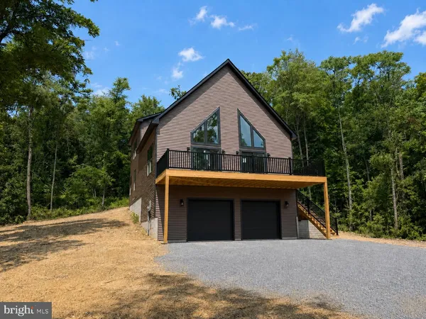 $485,000 | 40 Spicebush, Hedgesville, WV 25427