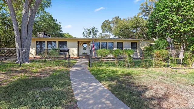 $599,000 | 1049 Ivy Lane, Terrell Hills, TX 78209