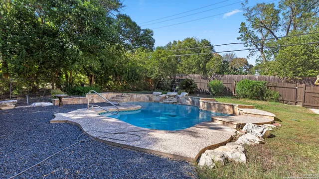 $599,000 | 1049 Ivy Lane, Terrell Hills, TX 78209