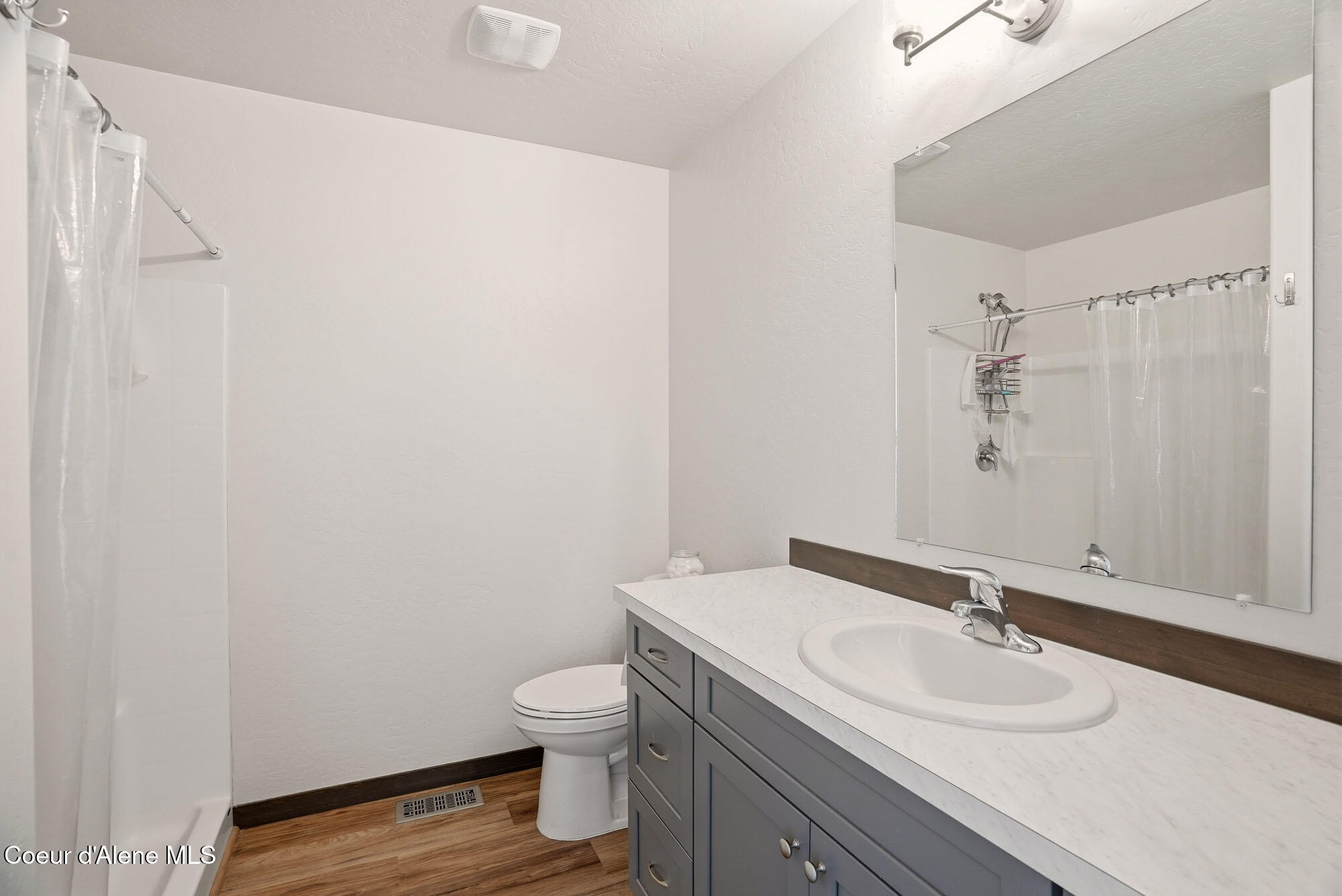12704 North Cavanaugh Drive Rathdrum, ID 83858 - Photo 17 of 23 Bathroom