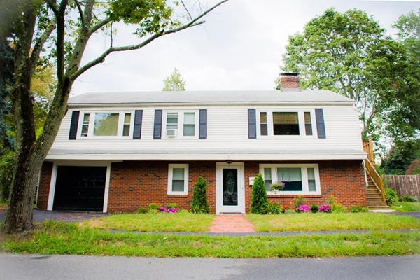 11 Pillings Road Saugus, MA 01906 - Photo 1 of 25 Gallery Image 1