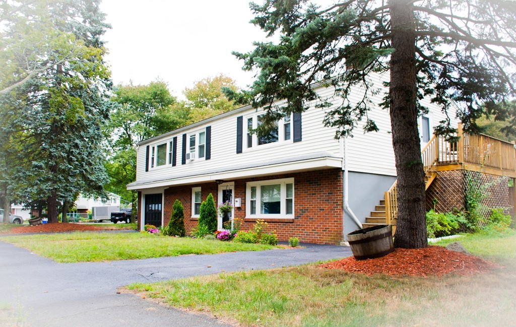 11 Pillings Road Saugus, MA 01906 - Photo 3 of 25 Gallery Image 3