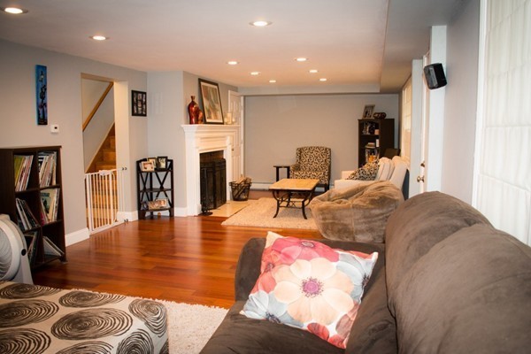 11 Pillings Road Saugus, MA 01906 - Photo 4 of 25 Gallery Image 4