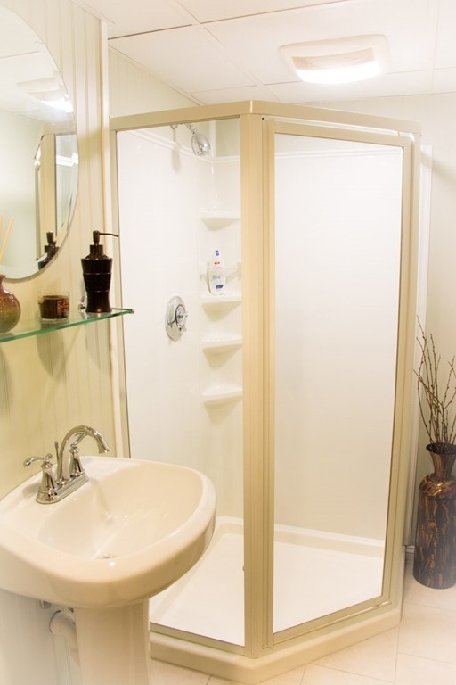 11 Pillings Road Saugus, MA 01906 - Photo 8 of 25 Gallery Image 8