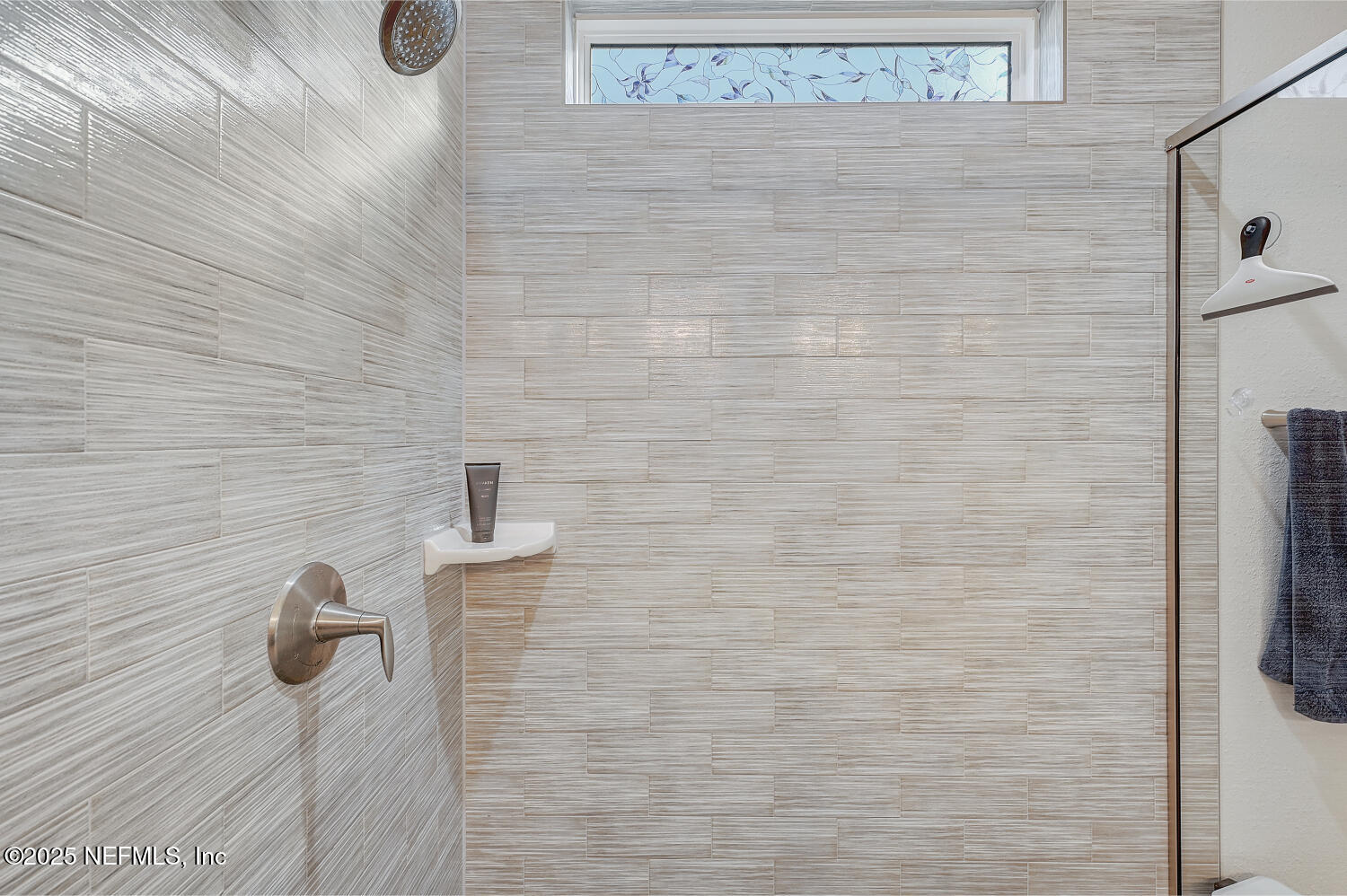 264 Vly Fls Way St. Johns, FL 32259 - Photo 23 of 37 a bathroom with a shower