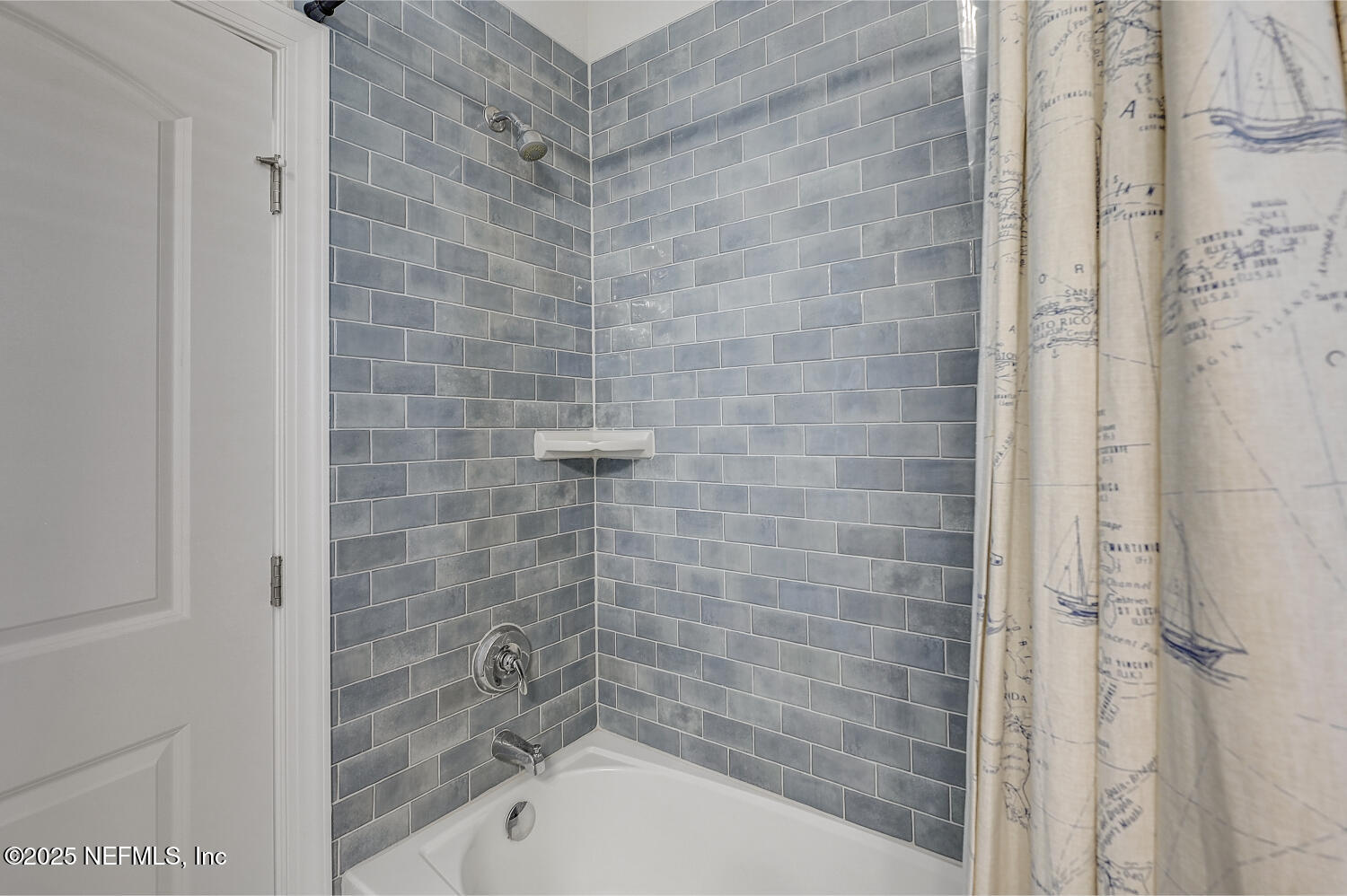 264 Vly Fls Way St. Johns, FL 32259 - Photo 27 of 37 a bathroom with a bathtub