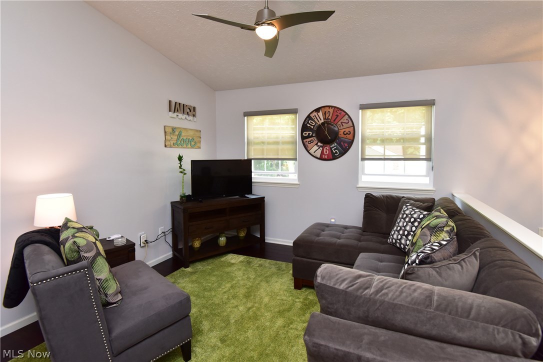 6273 Ridgeview Boulevard North Ridgeville, OH 44039 - Photo 2 of 31
