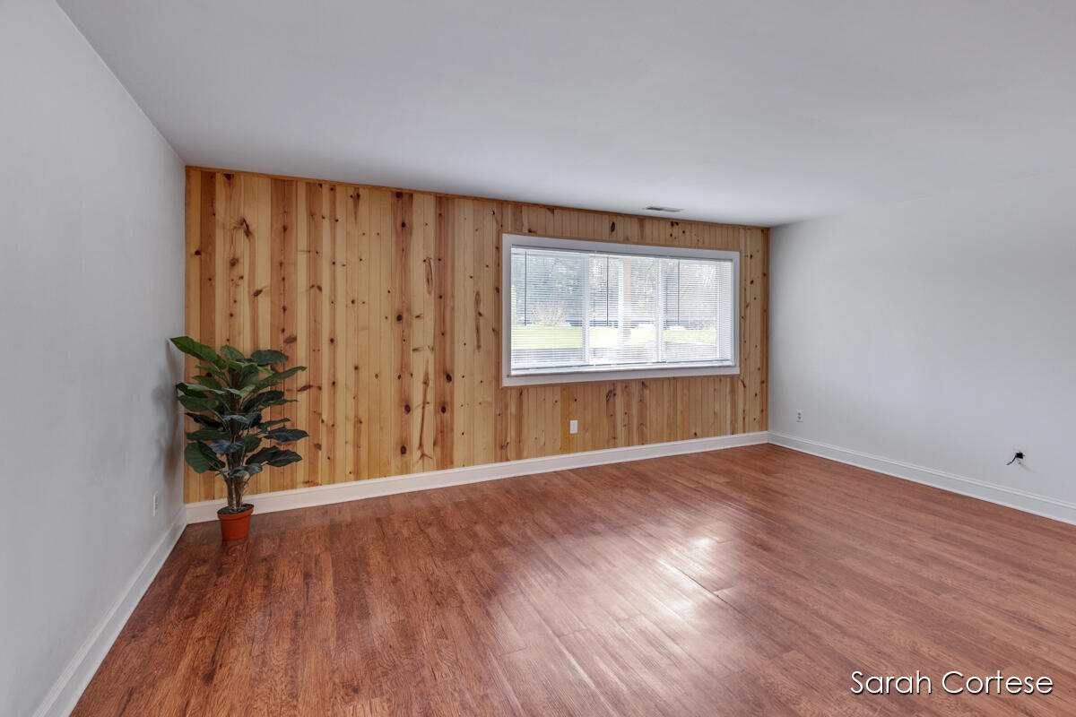 6714 Cascade Road Southeast, Unit 26 Grand Rapids, MI 49546 - Photo 5 of 22 IMG_1003