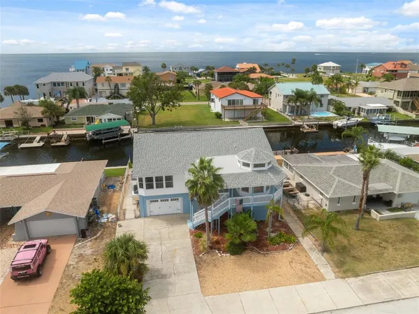 $689,900 | 13521 Stacey Drive, Hudson, FL 34667