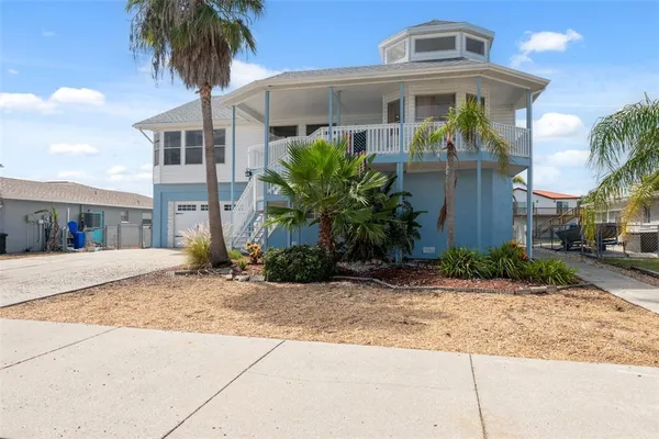 $689,900 | 13521 Stacey Drive, Hudson, FL 34667