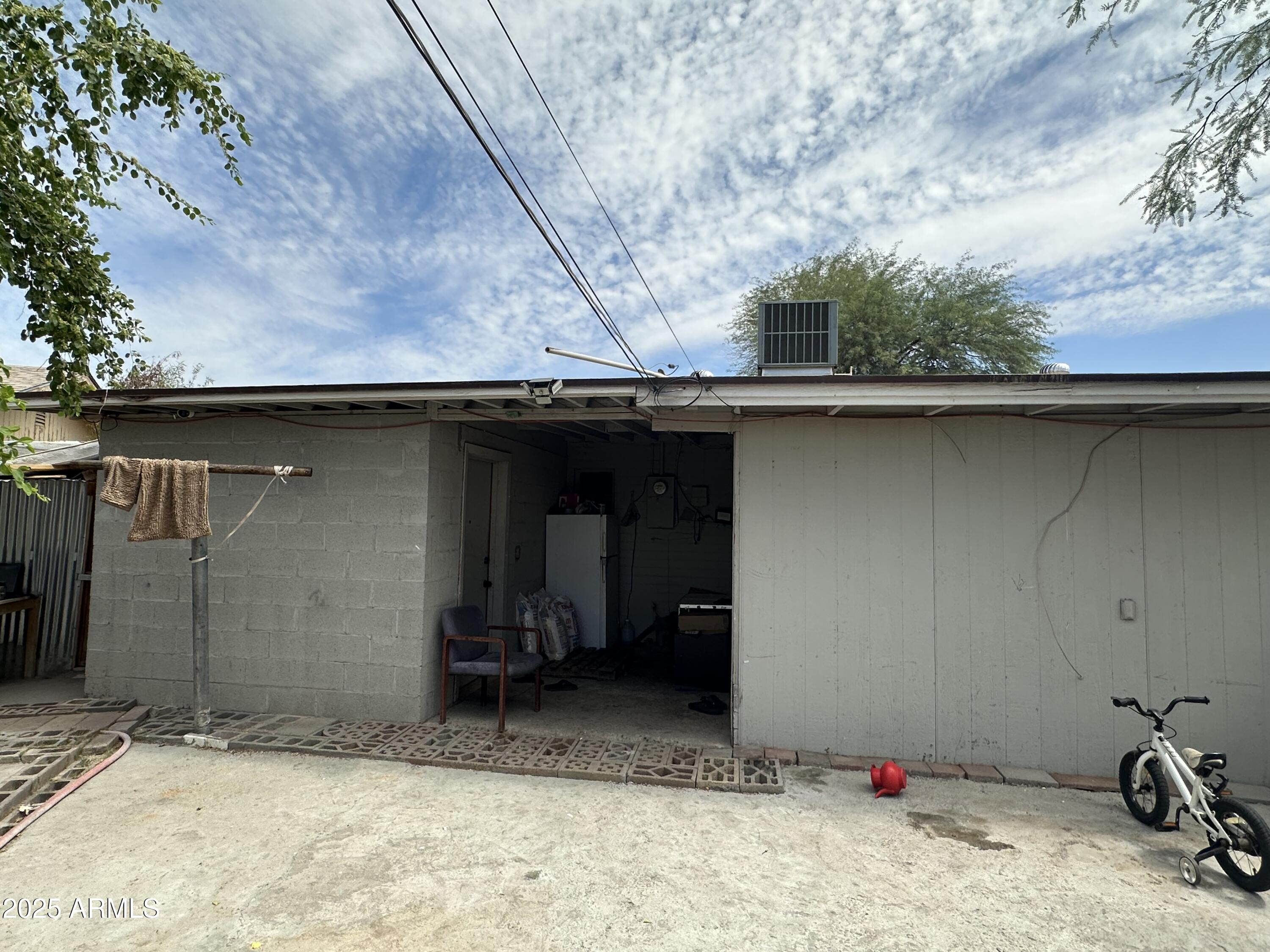 3117 West Roma Avenue Phoenix, AZ 85017 - Photo 28 of 30 a backyard of a house