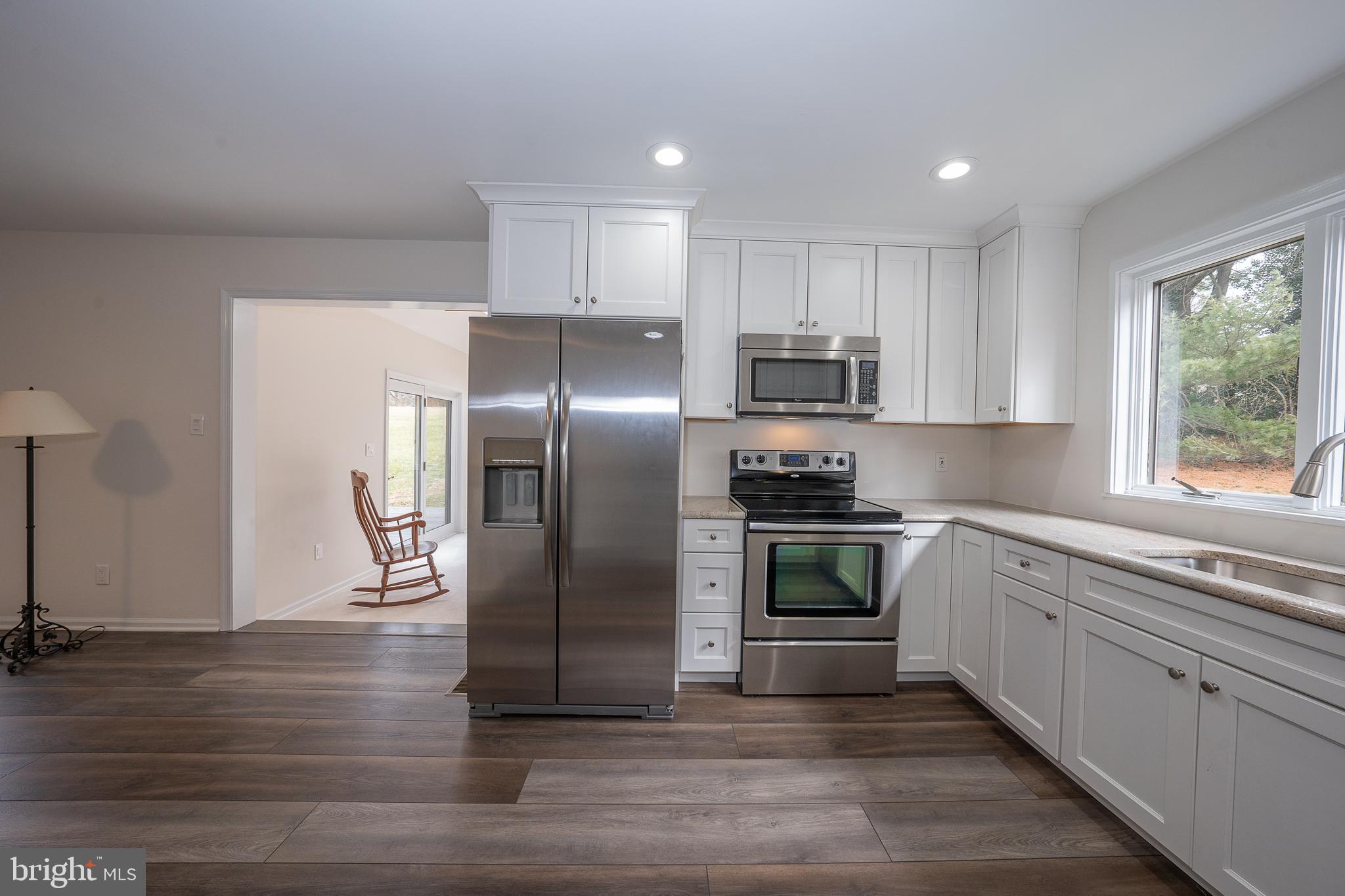 8 Applewood Road Malvern, PA 19355 - Photo 16 of 63 Newly Renovated Kitchen