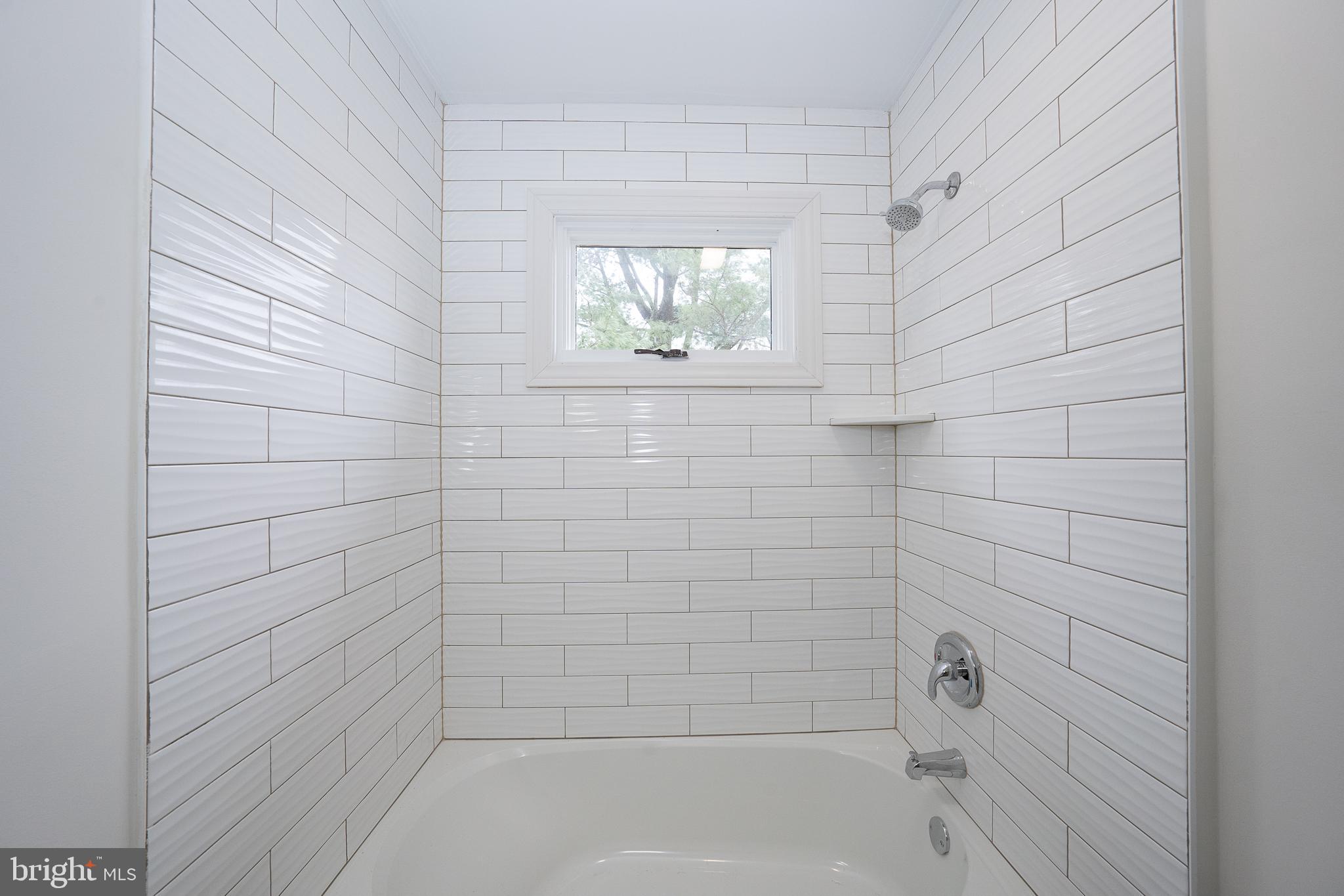 8 Applewood Road Malvern, PA 19355 - Photo 53 of 63 Tub Shower in Full Bathroom