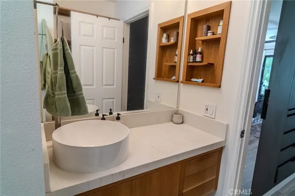 $639,900 | 700 East Lake Drive, Unit 57, Orange, CA 92866