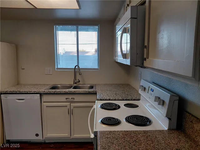 $900 | 1336 North Jones Boulevard, Las Vegas, NV 89108
