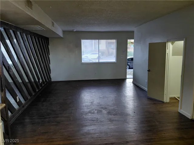 $900 | 1336 North Jones Boulevard, Las Vegas, NV 89108