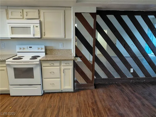 $900 | 1336 North Jones Boulevard, Las Vegas, NV 89108