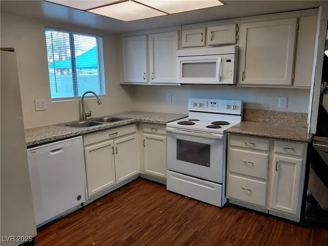 $900 | 1336 North Jones Boulevard, Las Vegas, NV 89108