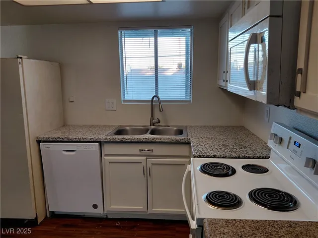 $900 | 1336 North Jones Boulevard, Las Vegas, NV 89108