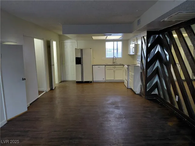 $900 | 1336 North Jones Boulevard, Las Vegas, NV 89108