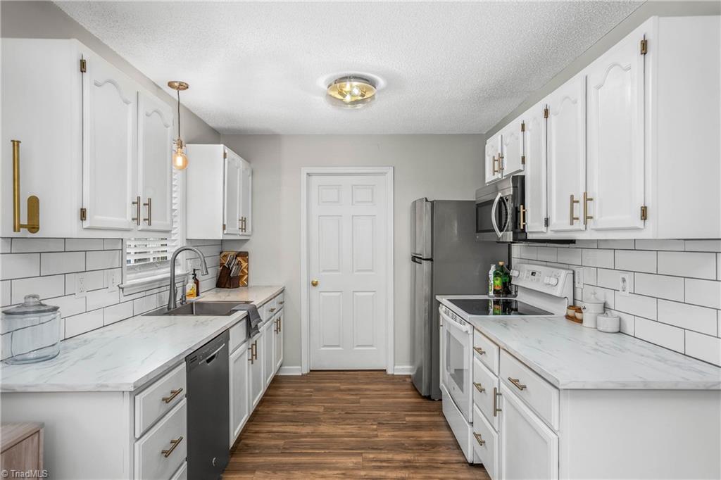 19 Grace Drive Thomasville, NC 27360 - Photo 11 of 33