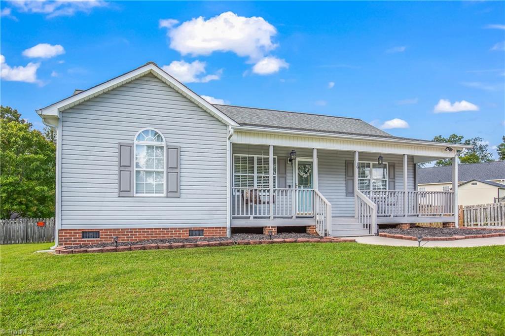 19 Grace Drive Thomasville, NC 27360 - Photo 3 of 33