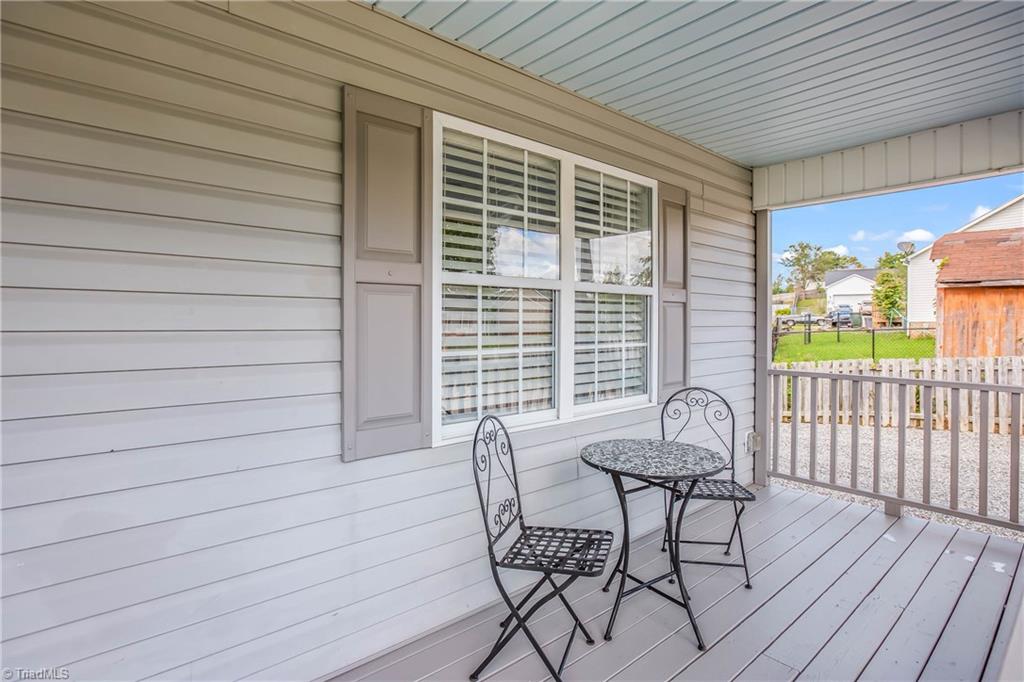 19 Grace Drive Thomasville, NC 27360 - Photo 4 of 33